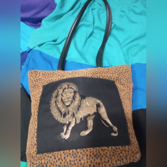 Chief Value Animal Printed Tote - Picture 3 of 6